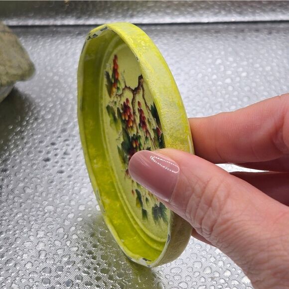 "5/$25" Altered Upcycled Jar Lid Yellow Green Grapes Fruit Fridge Magnet - Picture 2 of 7